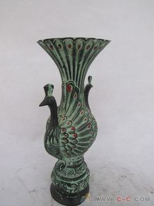 青銅禮韻，鳳舞華章 孔雀鳳凰瓶的藝術價值與多元應用